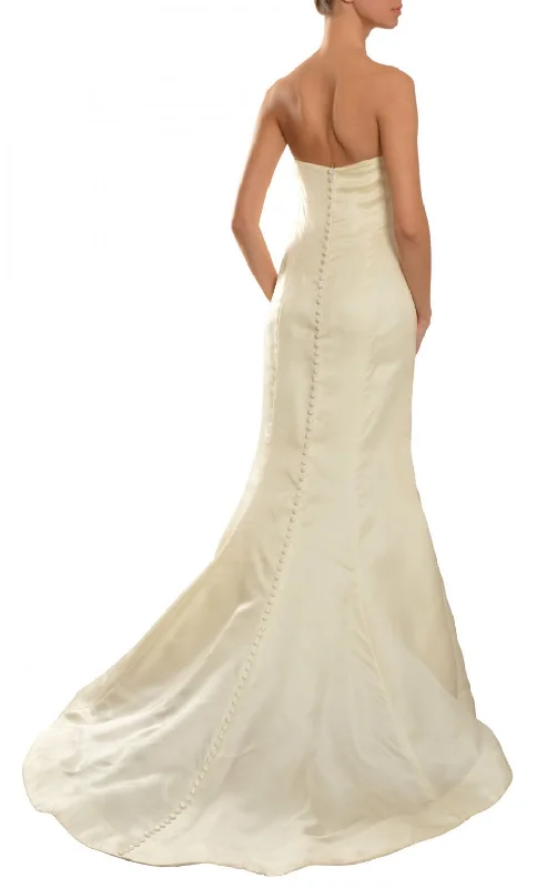 Limited Availability Vera Wang Ivory Strapless Silk Organza A-Line