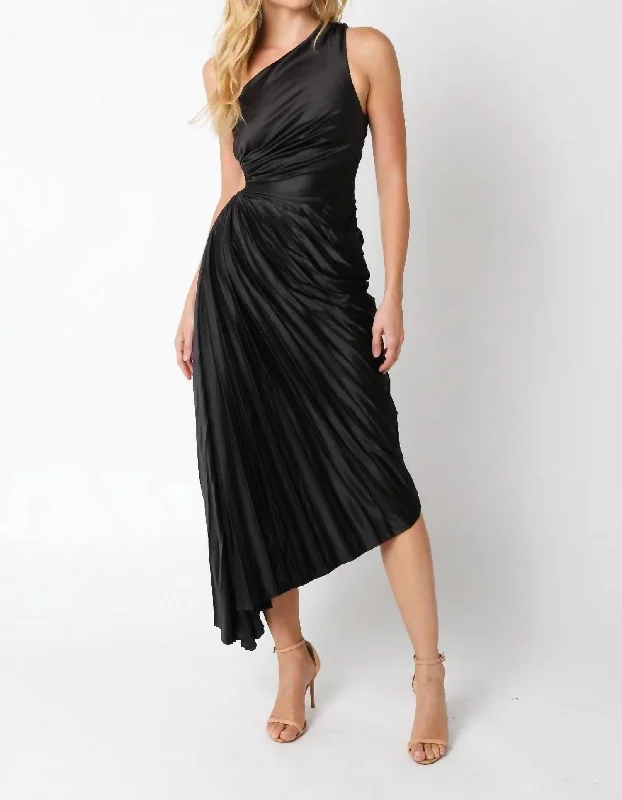 Priscilla Pleated Dress In Black