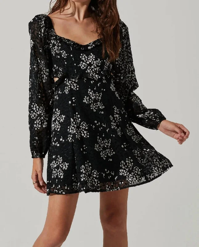 Avila Dress In Black/white Floral