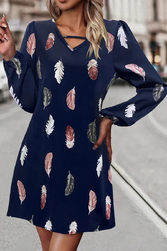 Referral Discount backless dressFeather Print V-Neck Dress