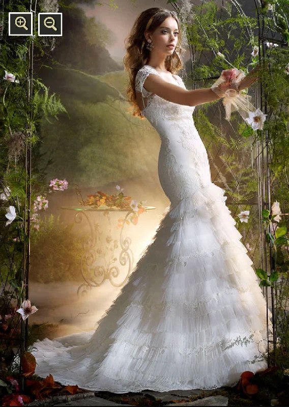 Today Only Lazaro 3900 - Mod A Silk Organza, Sweetheart / Spaghetti