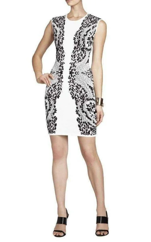 Can't Miss pleated dressEmbroidered-Filigree Diamond Jacquard Dress