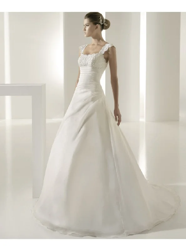 Price Buster Pronovias Terma Gown
