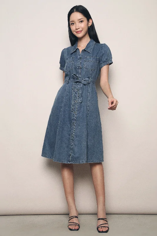 Extra Savings Rianne Denim Midi Dress Light Wash