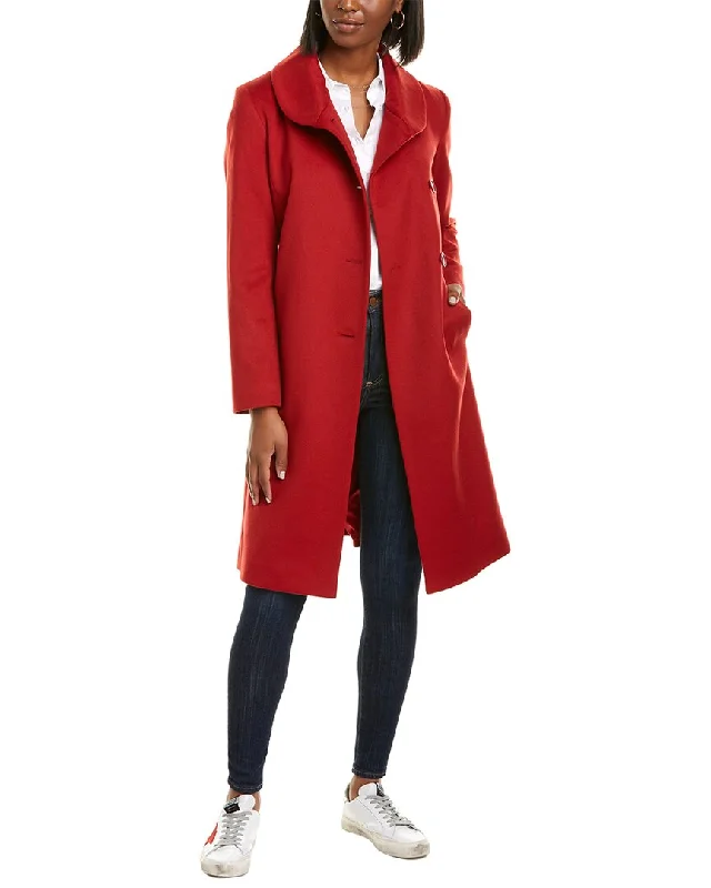 Limited Edition padded puffer coatSofiacashmere Round Collar Wool & Cashmere-Blend Coat Limited Edition padded puffer coatSofiacashmere Round Collar Wool & Cashmere-Blend Coat