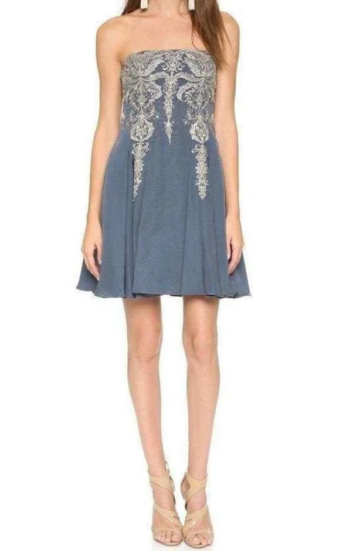 Deal Dash party-ready dressEmbroidered Floral Strapless Dress