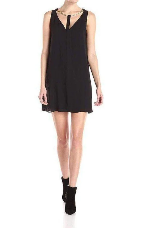 Can't Miss structured dressViviene V-Neck with Rope Trim Dress