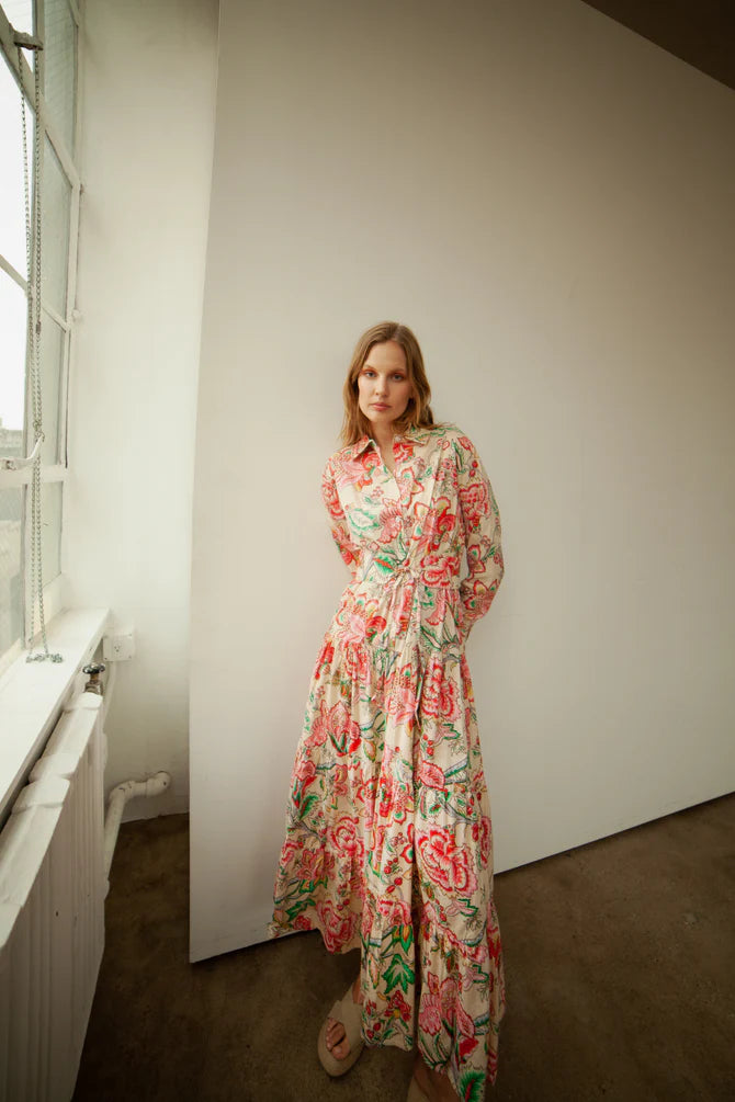 Deal Frenzy fitted dressMEREDITH PEONY DRESS