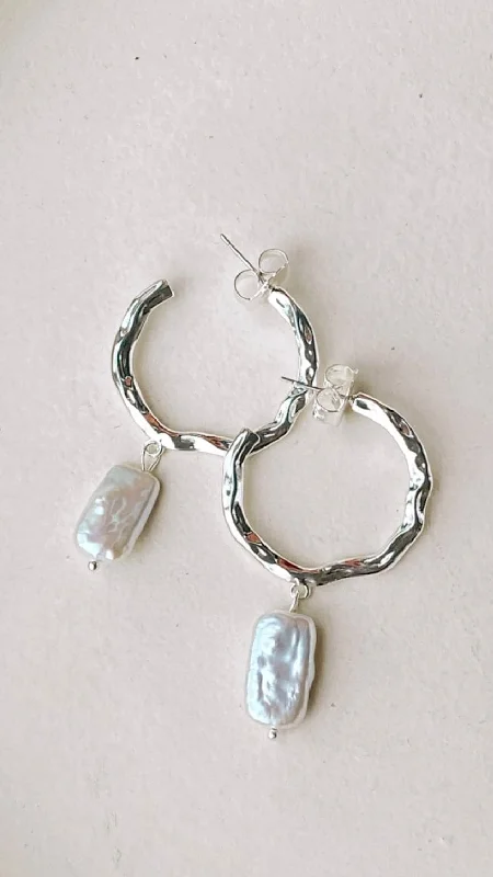 Amazing Deals Beaten Metal Pearl Drop Hoops - Silver/Cream